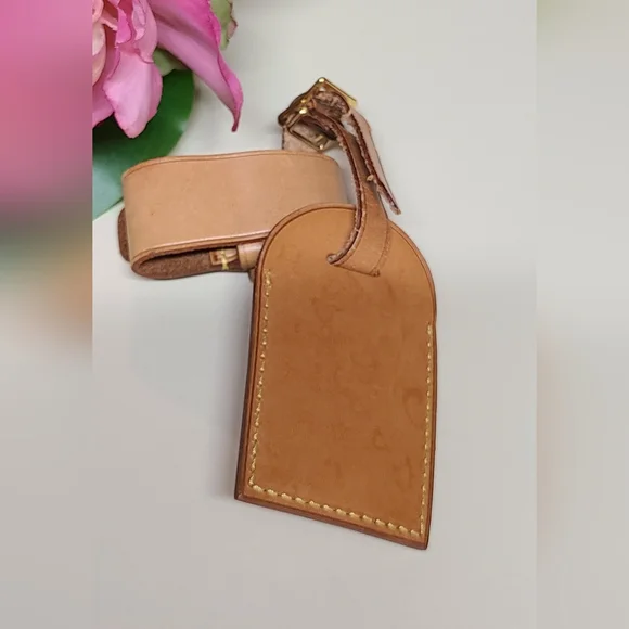 LV Luggage Tag and Poignet 2 Piece Set. Vechetta. Authentic. - Picture 7 of 9